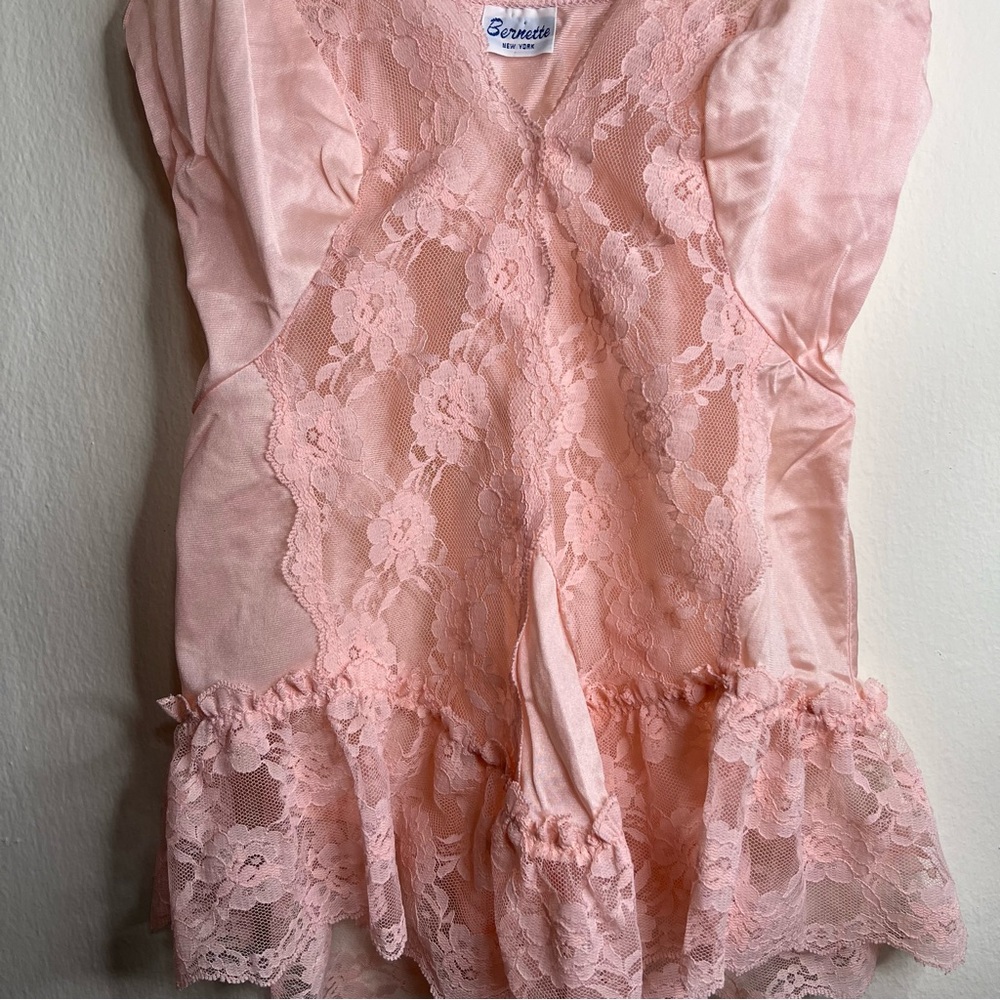 Vintage 60s Bernette New York Pink Lace Skater Chemise - Picture 4 of 6